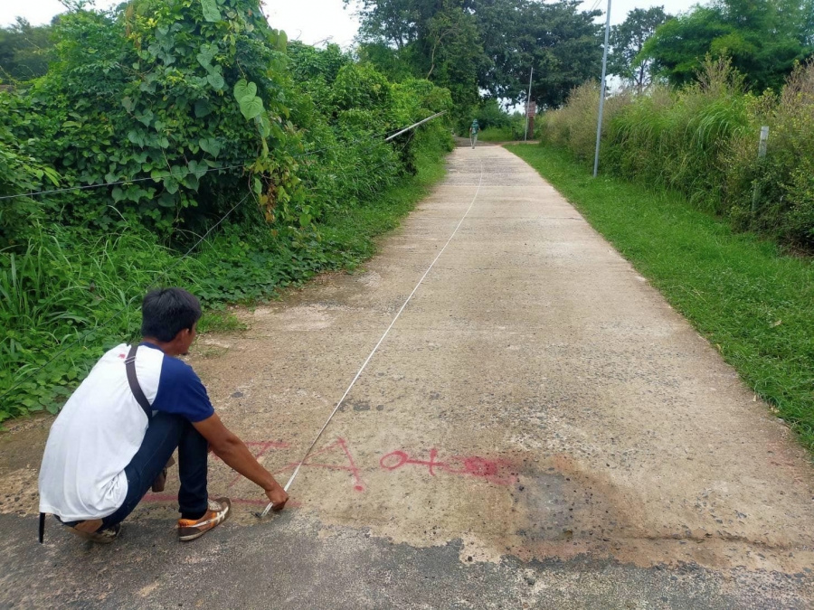 สำรวจถนนโครงการปรับปรุงถนนคอนกรีตโดยการปูยางแอสฟัลท์ติกทับคอนกรีต อบ.ถ.205-004 สายบ้านขัวไม้แก่นหมู่ที่ 2 - บ้านทางสายหมู่ที่ 5 ตำบลหนองกินเพล