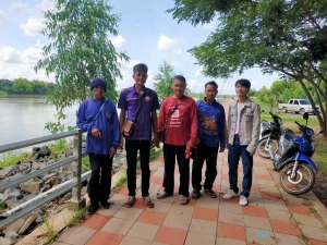 สำรวจการติดตั้งเสาโซล่าเซลล์ ริมเขื่อนป้องกันตลิ่ง หมู่ 1 บ้านกุดชุม ตำบลหนองกินเพล