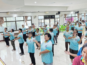 โรงเรียนผู้สูงอายุองค์การบริหารส่วนตำบลหนองกินเพล สัปดาห์ที่ 10 กิจกรรมฟ้อนรำประกอบเพลง &ldquo;ฮุ่งเฮืองเมืองวาริน&rdquo;